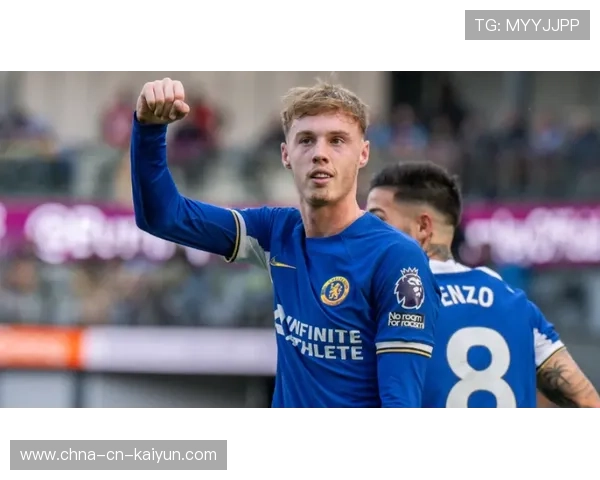 切尔西帕尔默脚下变化甩开防守后推射得手——在绿茵场上书写的极致瞬间